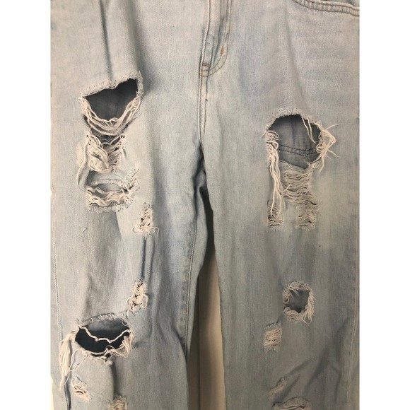 Forever 21 Light Washed Super Distressed Relaxed Boyfriend Jeans 30 - Picture 2 of 4